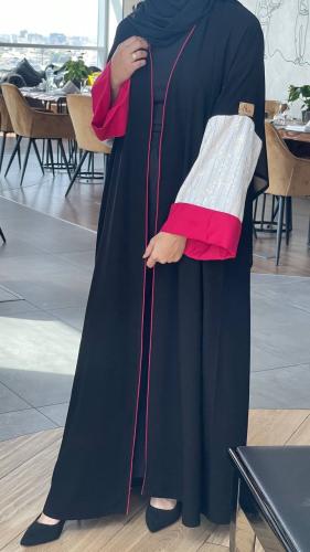 عباية لون اسود باكمام لنن