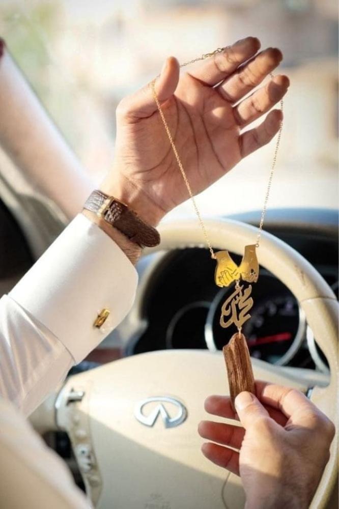 تعليقة سيارة كسرة العود