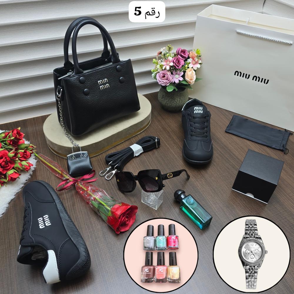 طقم نسائي ماركة ميو ميو مع هديه