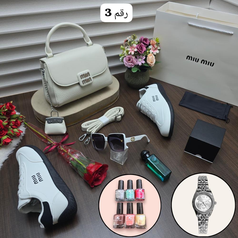 طقم نسائي ماركة ميو ميو مع هديه