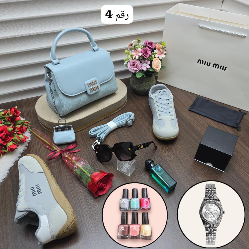 طقم نسائي ماركة ميو ميو مع هديه