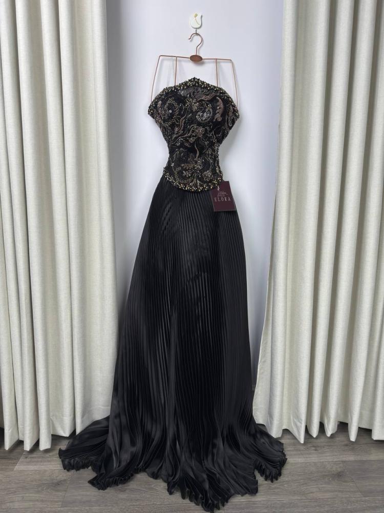 فستان اسود تطريز يدوي كلوش