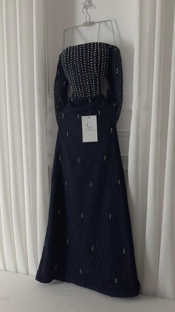 فستان دانتيل كحلي مطرز