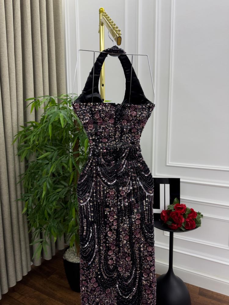 فستان اسود مميز