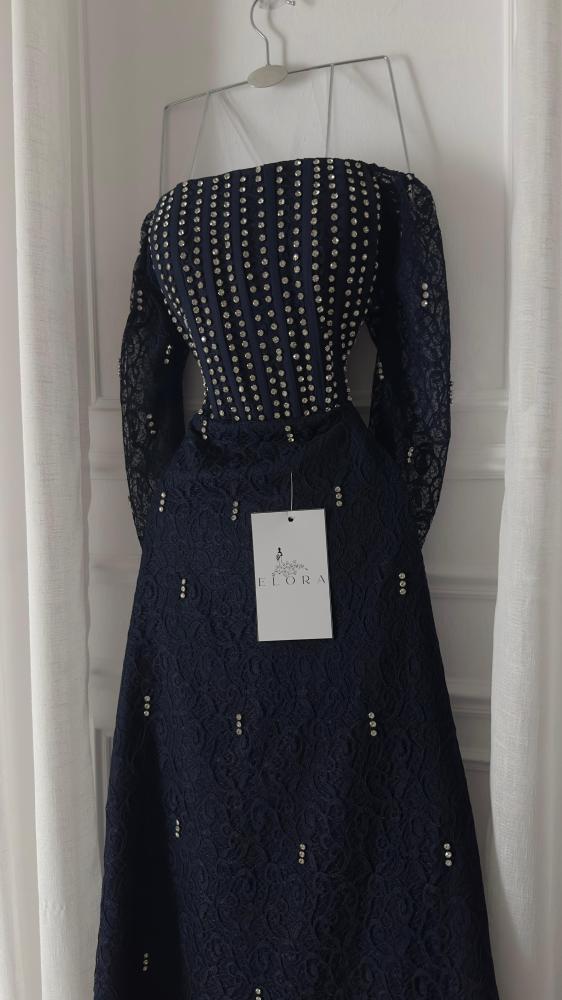 فستان دانتيل كحلي مطرز