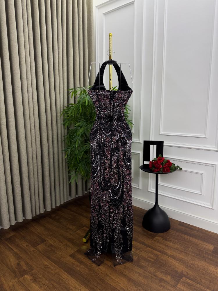 فستان اسود مميز