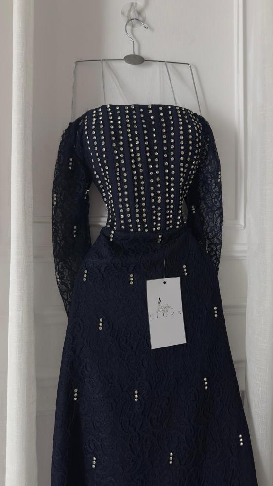 فستان دانتيل كحلي مطرز