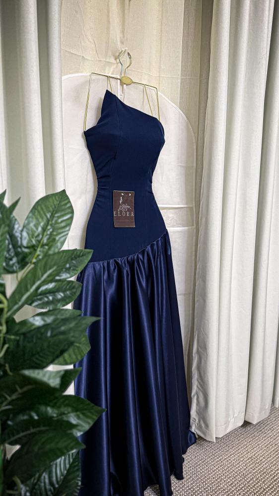 فستان باربي كحلي على تفته كلوش