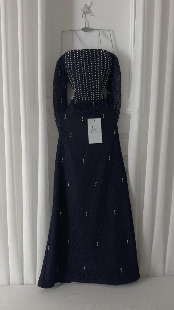 فستان دانتيل كحلي مطرز