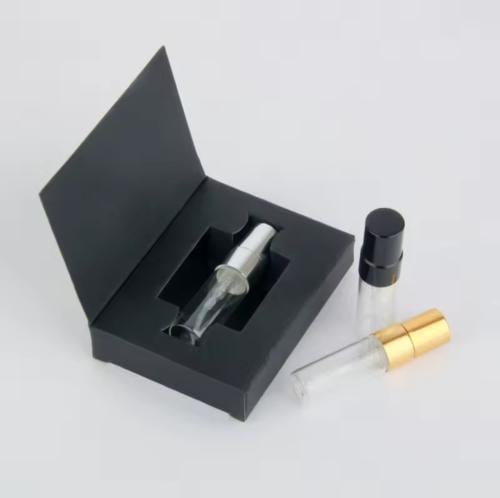 عدد 12 عطر بخاخ حجم 3 ملي شفاف