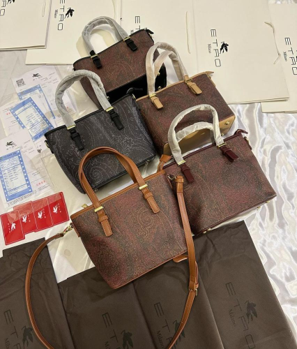 شنط etro