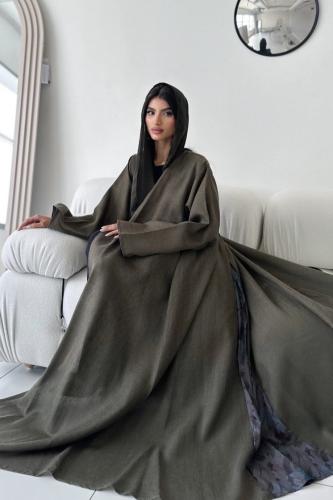 عباية لينا