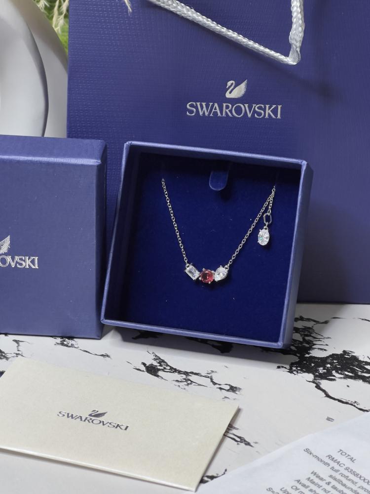 سلسال سوارفيسكي فضي كريستالة حمراء