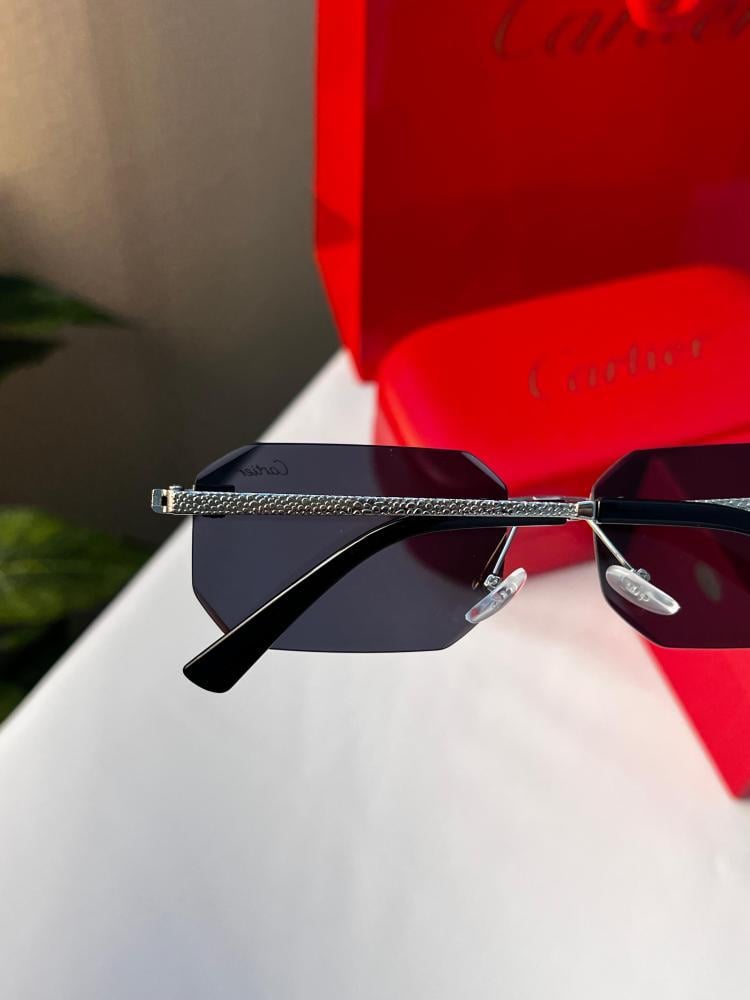 نظارة Cartier - إطار فضي- عدسه اسود