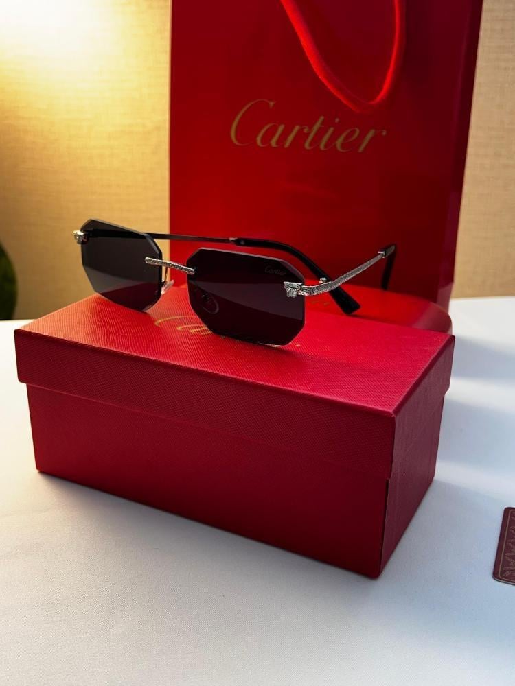 نظارة Cartier - إطار فضي- عدسه اسود