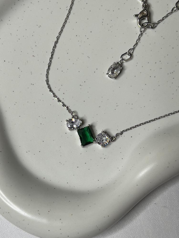 سلسال سوارفيسكي فضي كريستالة أخضر