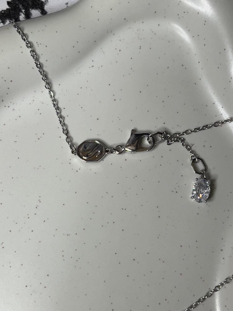 سلسال سوارفيسكي فضي كريستالة حمراء