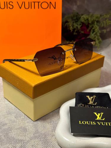 نظارة LOUIS VUITTON أطار فضي