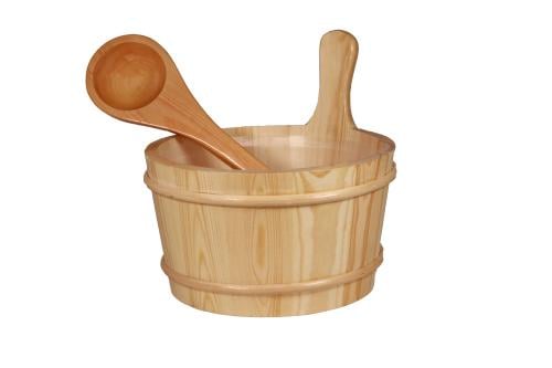سطل وملعقة خشب للساونا