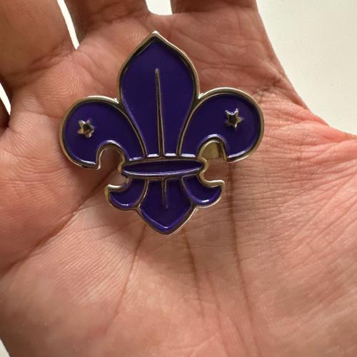 ماسك منديل شعار scouts بنفسجي معدن