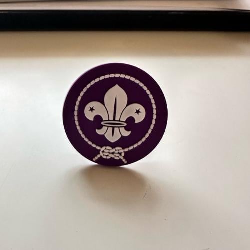 ماسك منديل شعار scouts بنفسجي بلاستك