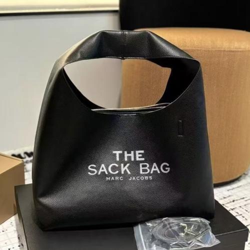 شنطة اسود MARC JACOBS