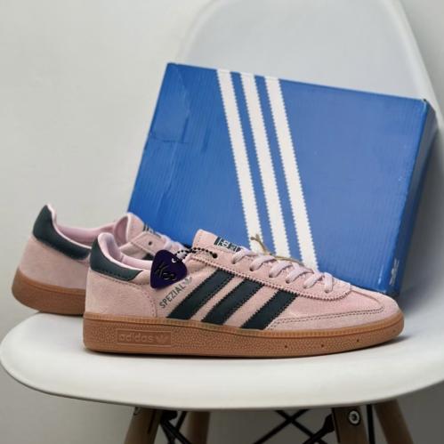 adidas شوز وردي