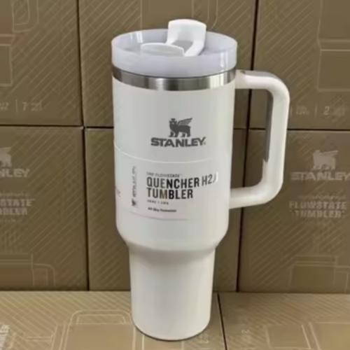 Stanley mug ابيض