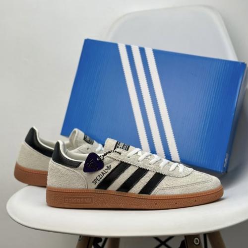 adidas شوز رمادي