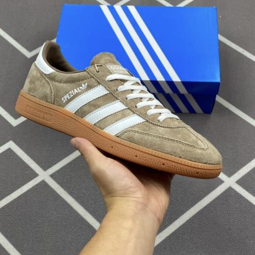 adidas شوز بني