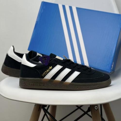 adidas شوز اسود