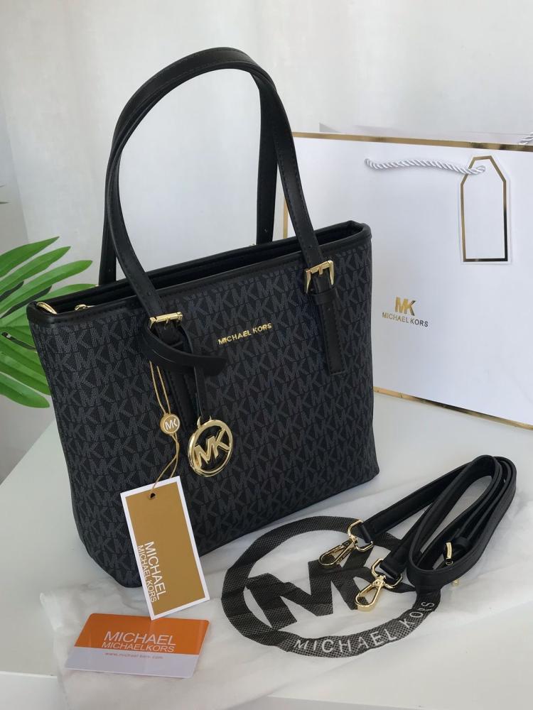 حقيبة مايكل كورس: أناقة تتحدث!