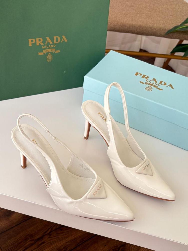 حذاء برادا الأنيق - تصميم أنثوي راقٍ بلمسة عصرية