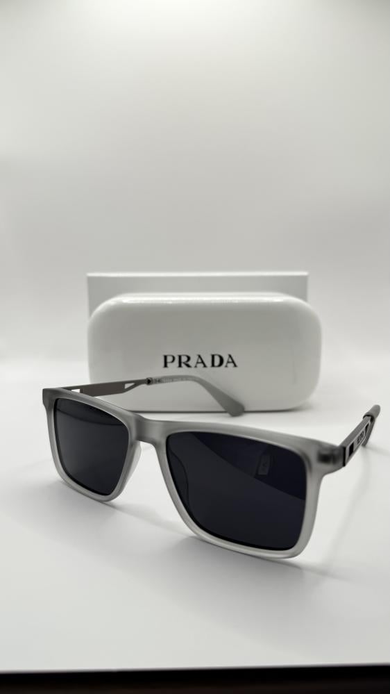 نظارة برادا