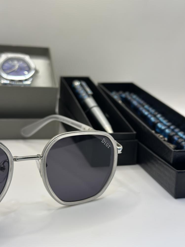 عرض اليوم الوطني (قلم+ساعة+سبحة+نظارة)