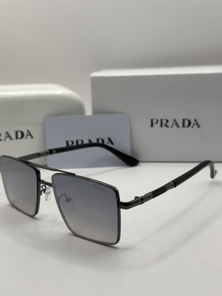 نظارة برادا اسود مدرج