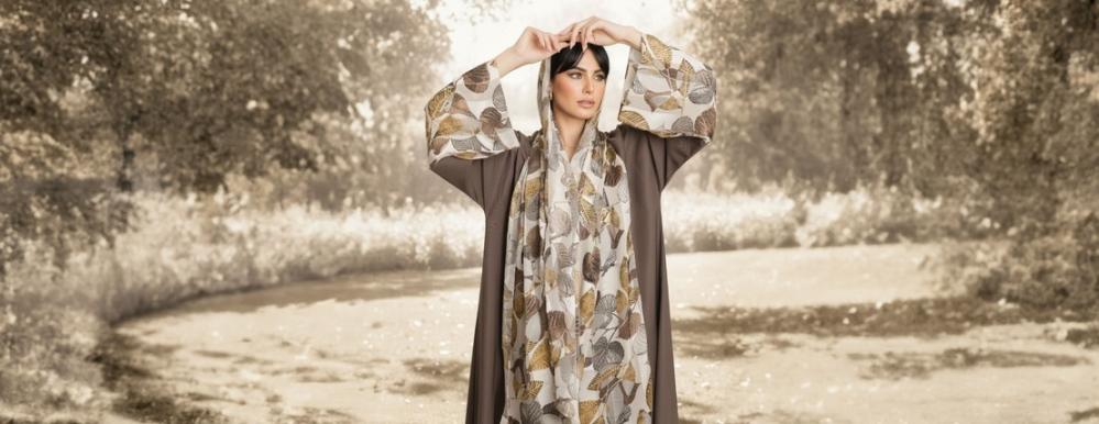 مصمم عبايات