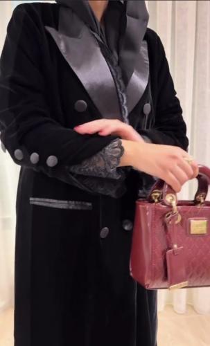 عباية مخمل فخمه