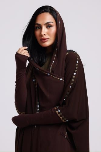 BROWN TRIA Δ
