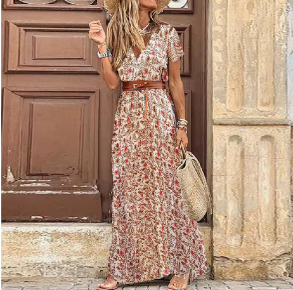 فستان طويل مزين ب زهور