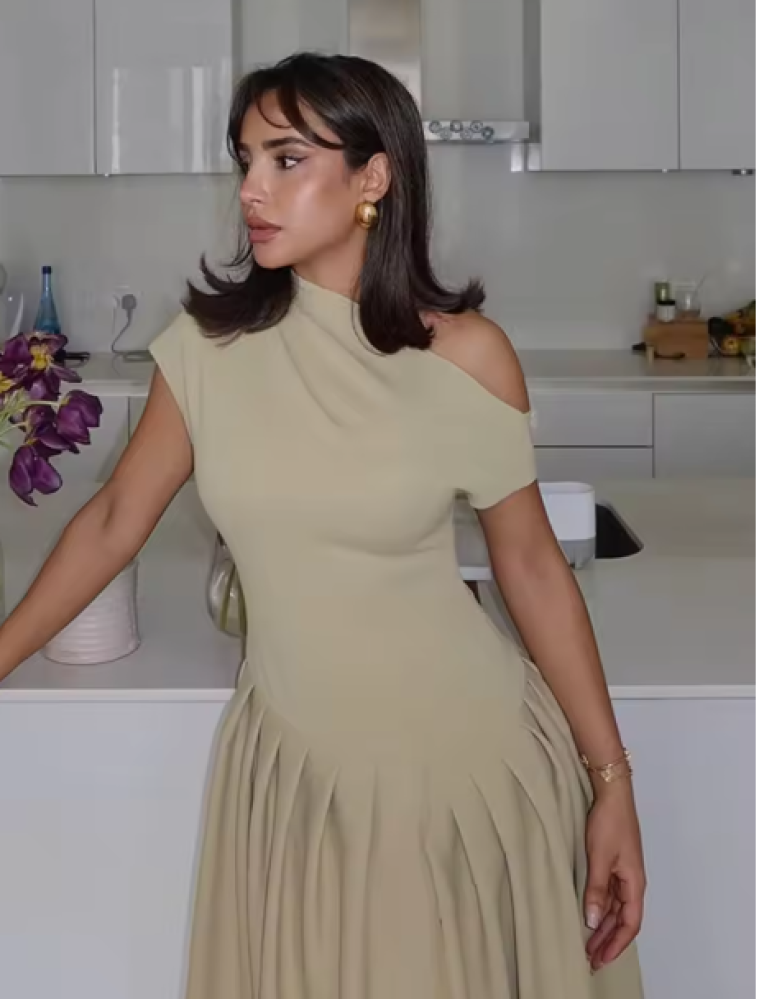 فستان ماكسي صيفي بطيات مرقعة