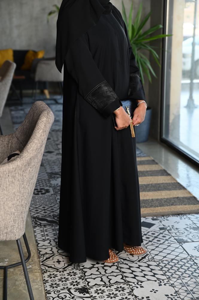 عباية قماشها كريب ندى نصف كلوش