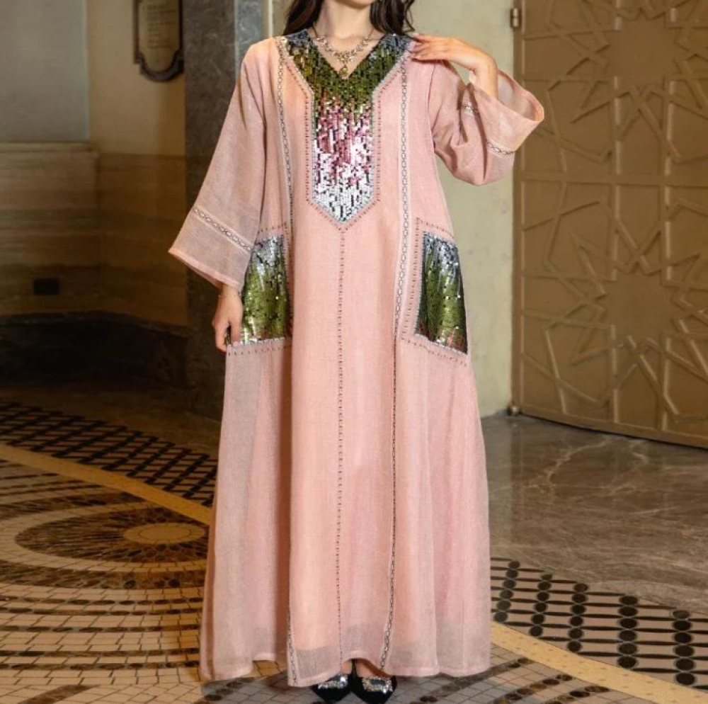 عبايات نسائية أنيقة وعصرية من Simbadour: خيارات مميزة لكل مناسبة