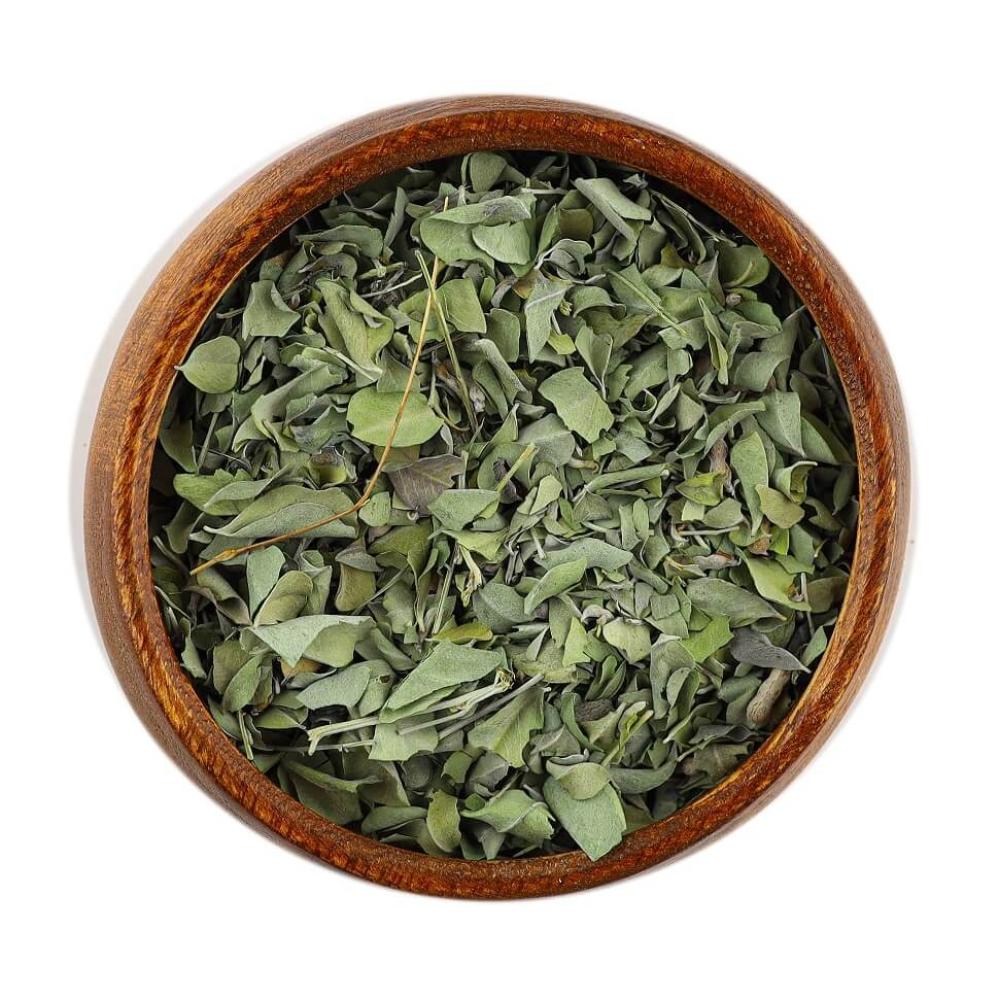 فوائد عشبة الوسمة لتغطية الشيب بطرق طبيعية وآمنة.