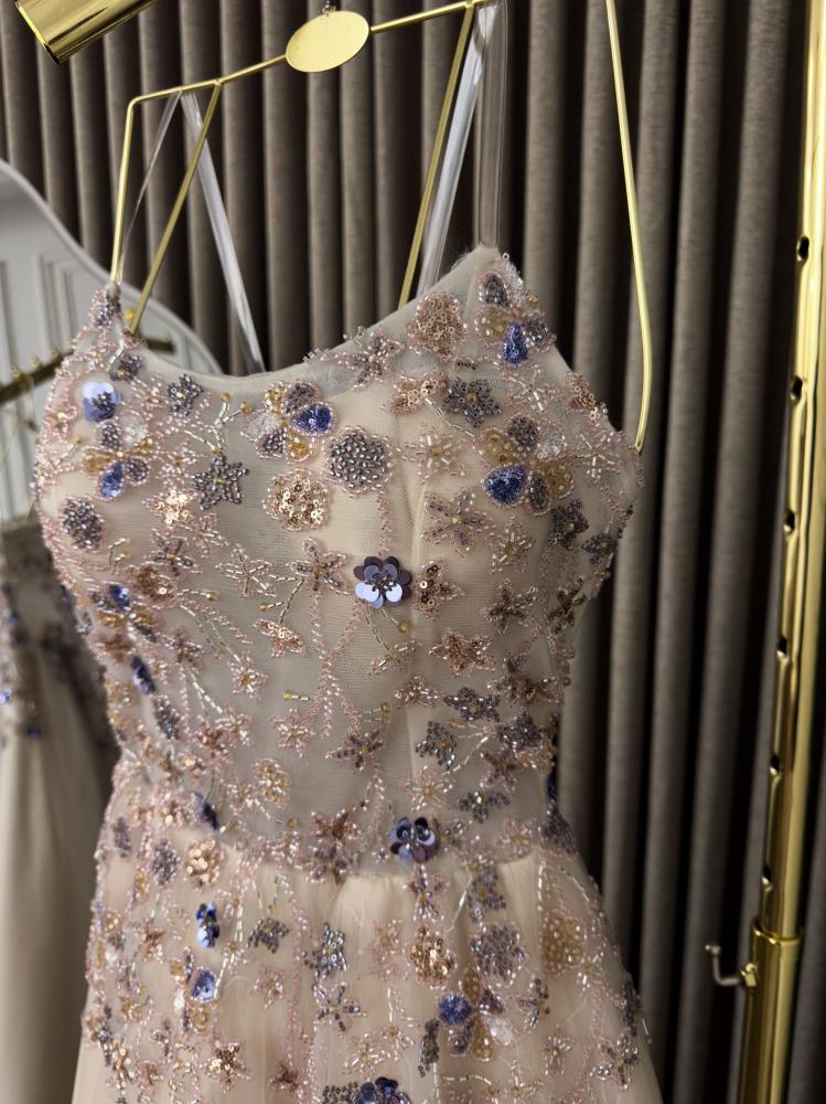 فستان تل وكلفة خرز