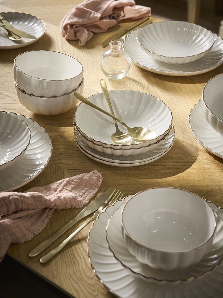 أواني المائدة