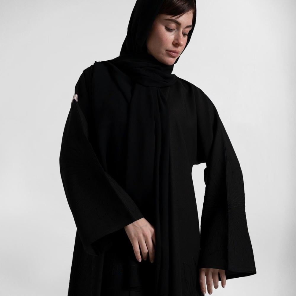 عباية سترايت كريب سوداء RH44