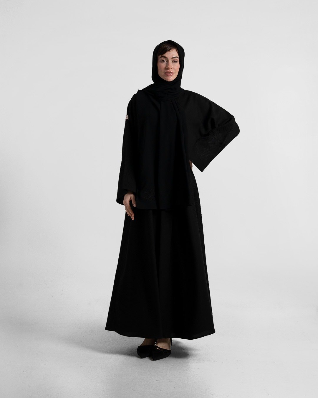 عباية سترايت كريب سوداء RH44