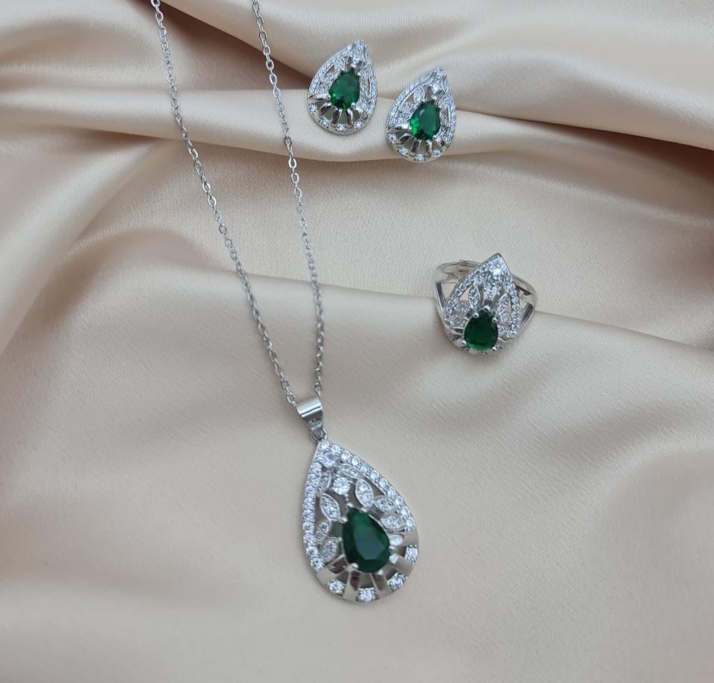 طقم إلماسيا نسائي أنيق مرصع بفصوص لامعة - اداسي