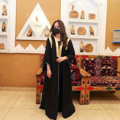 عبايه بشت من التراث السعودي